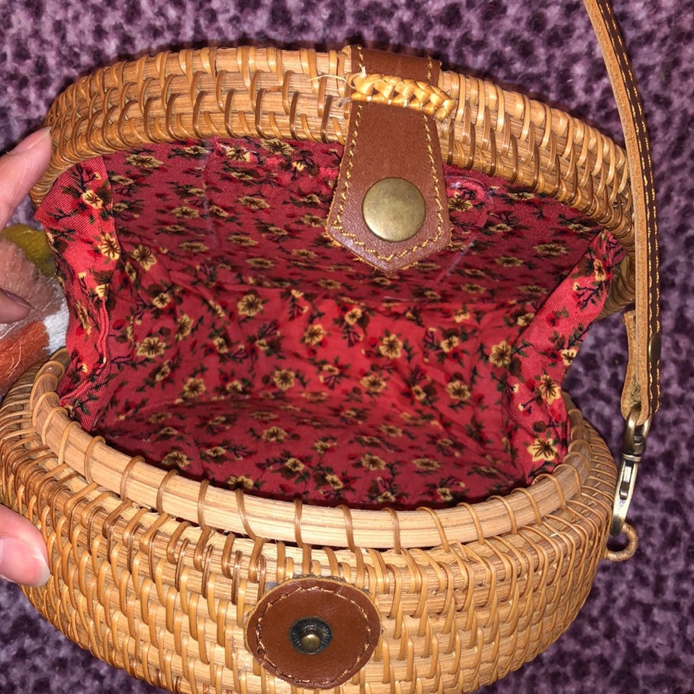 Handwoven Round Rattan Purse - Picture 2 of 4